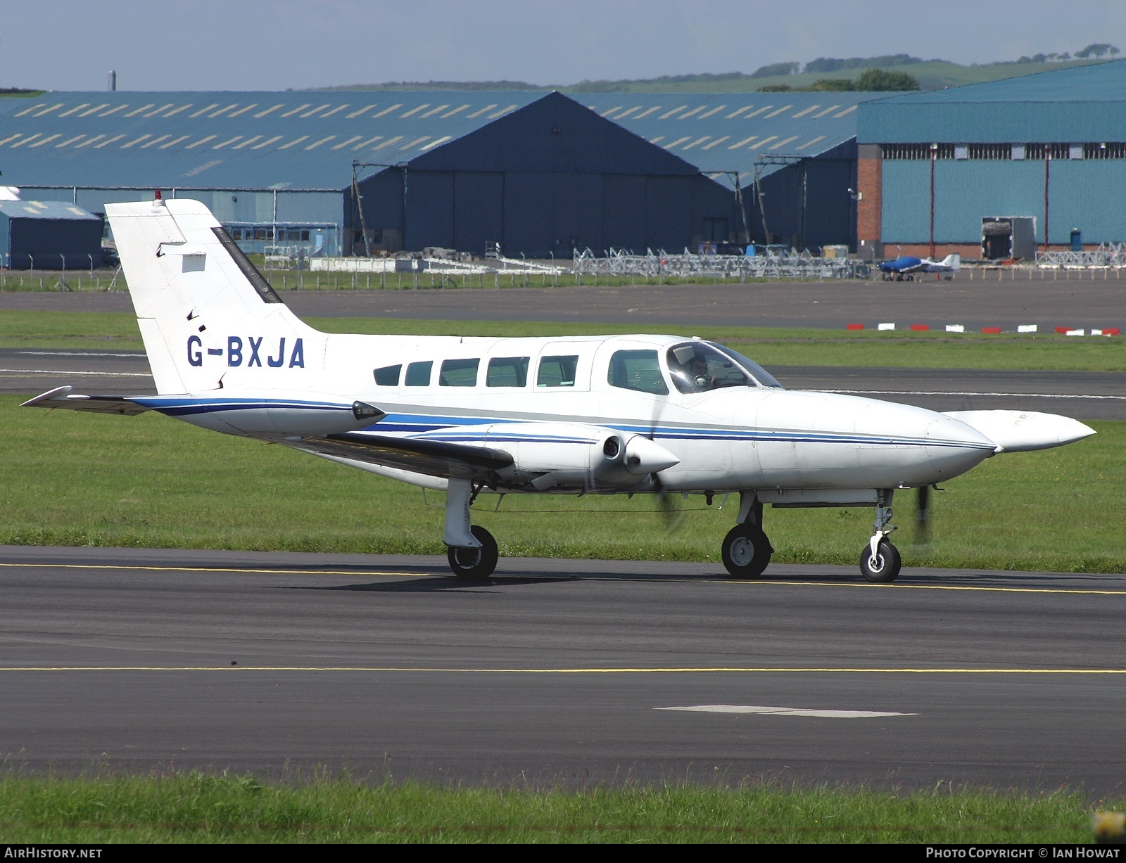 Aircraft Photo of G-BXJA | Cessna 402B Utililiner | AirHistory.net #127939