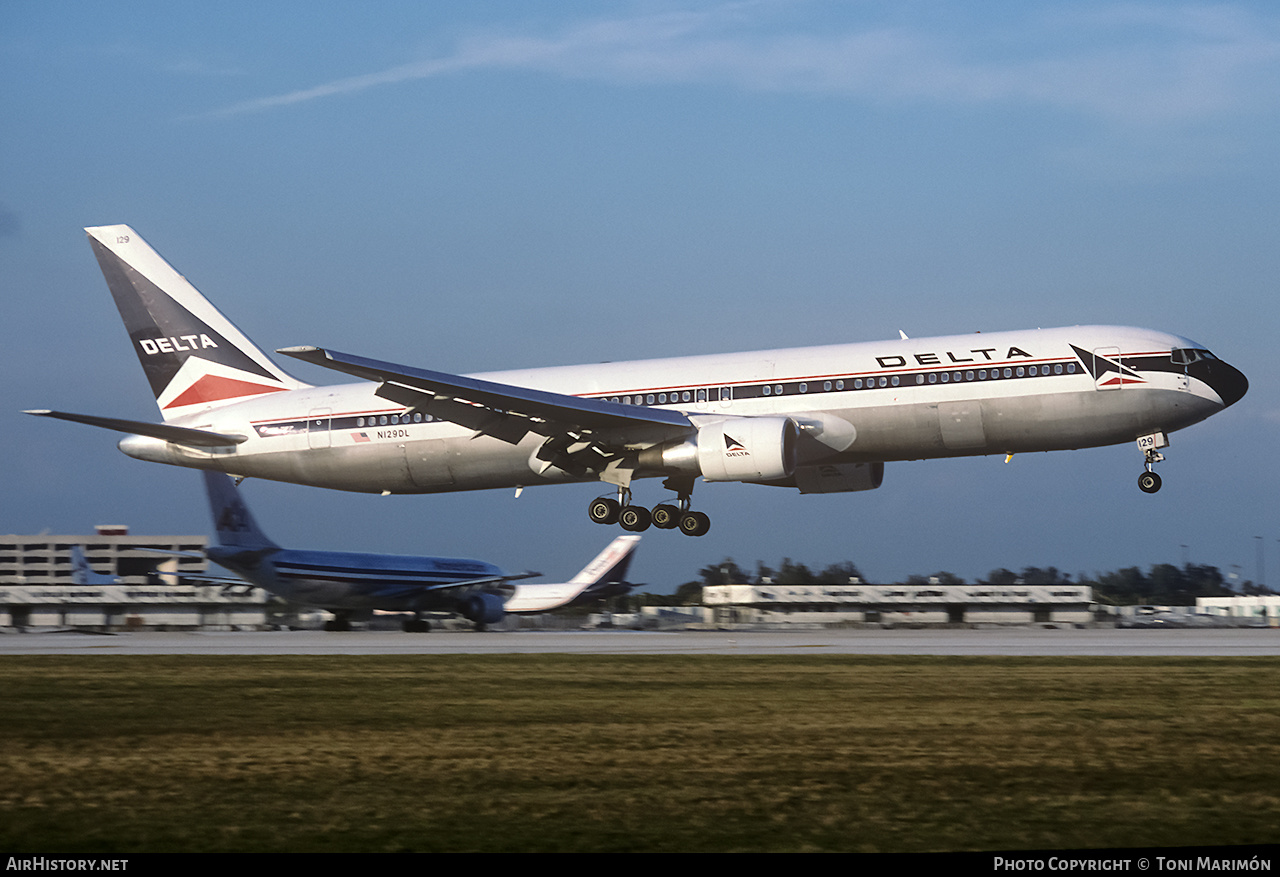 Aircraft Photo of N129DL | Boeing 767-332 | Delta Air Lines | AirHistory.net #127988