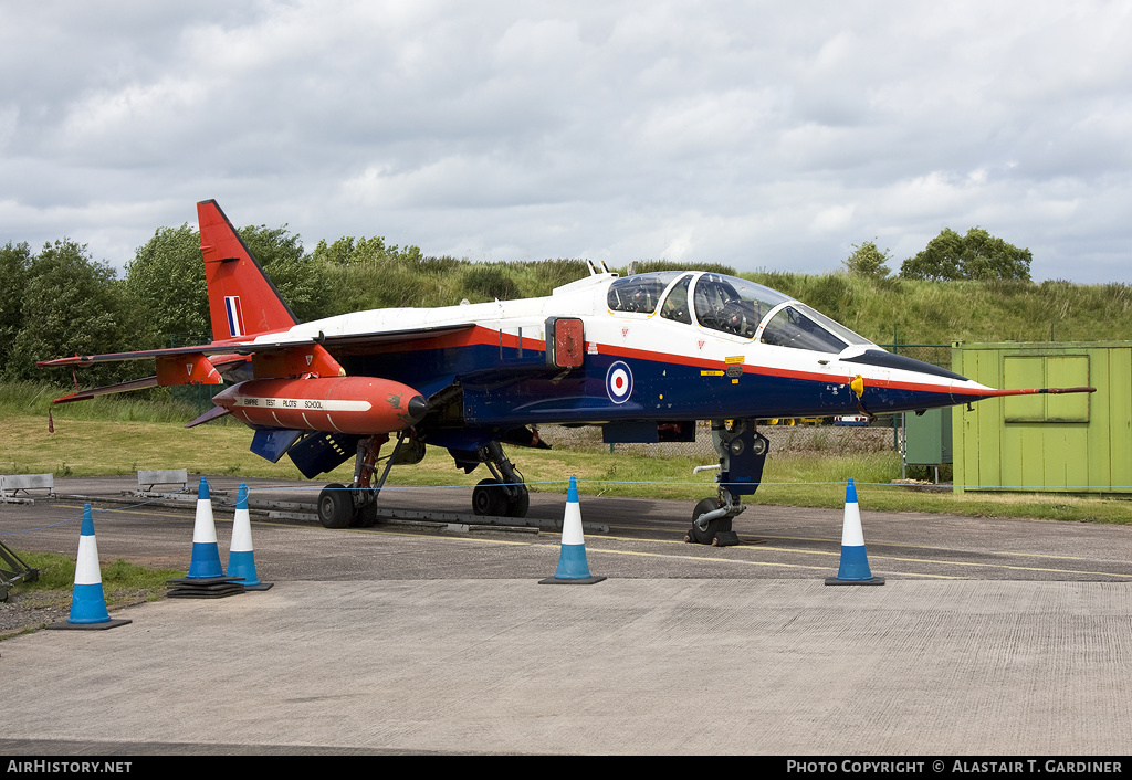 Aircraft Photo of ZB615 | Sepecat Jaguar T2A | UK - Air Force | AirHistory.net #128039