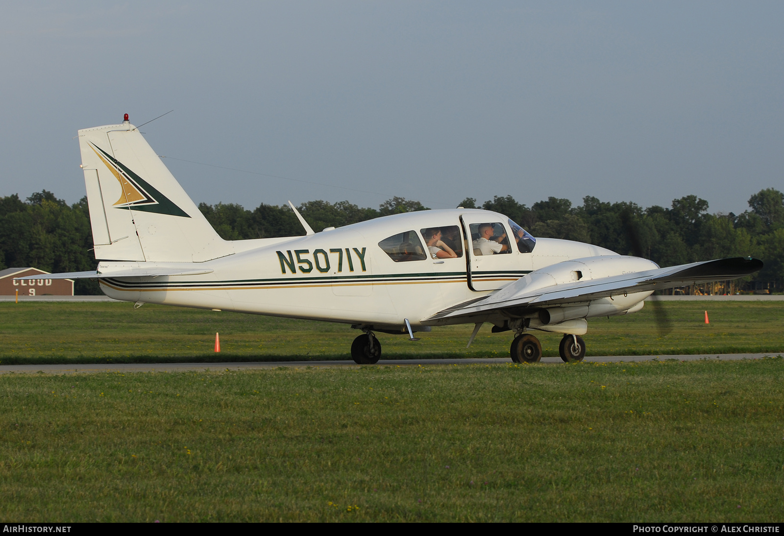 Aircraft Photo of N5071Y | Piper PA-23-250 Aztec | AirHistory.net #128158