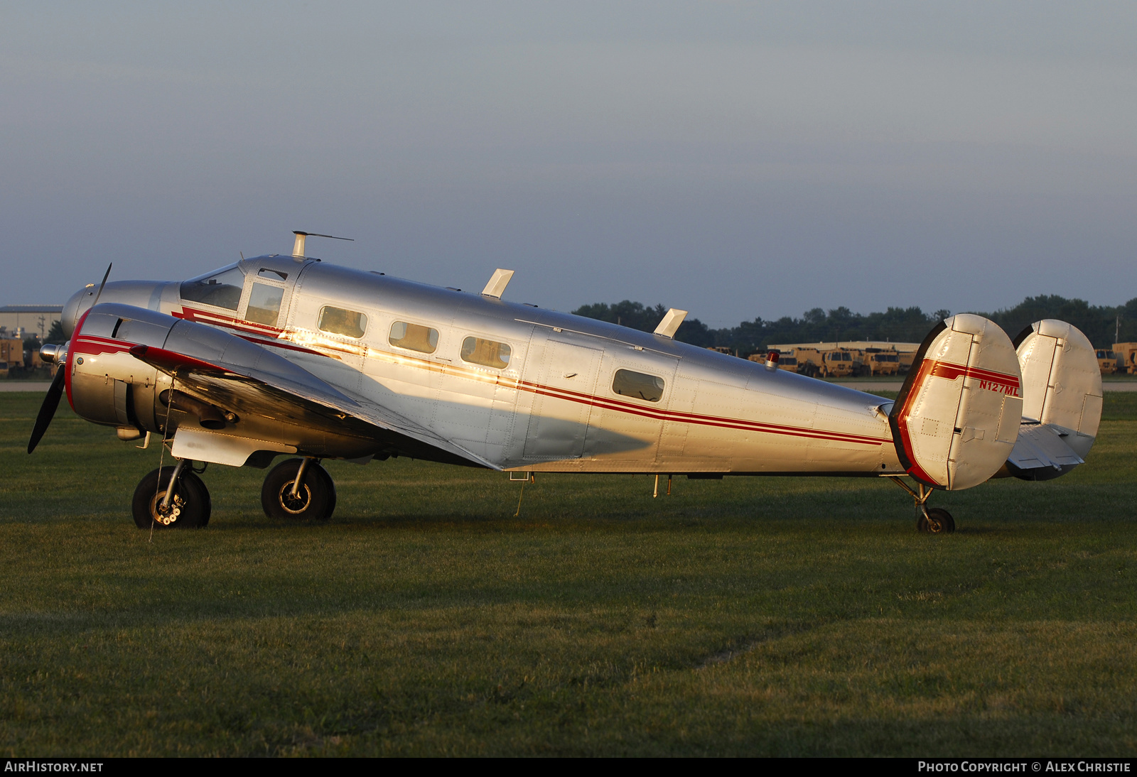 Aircraft Photo of N127ML | Beech D18S | AirHistory.net #128184