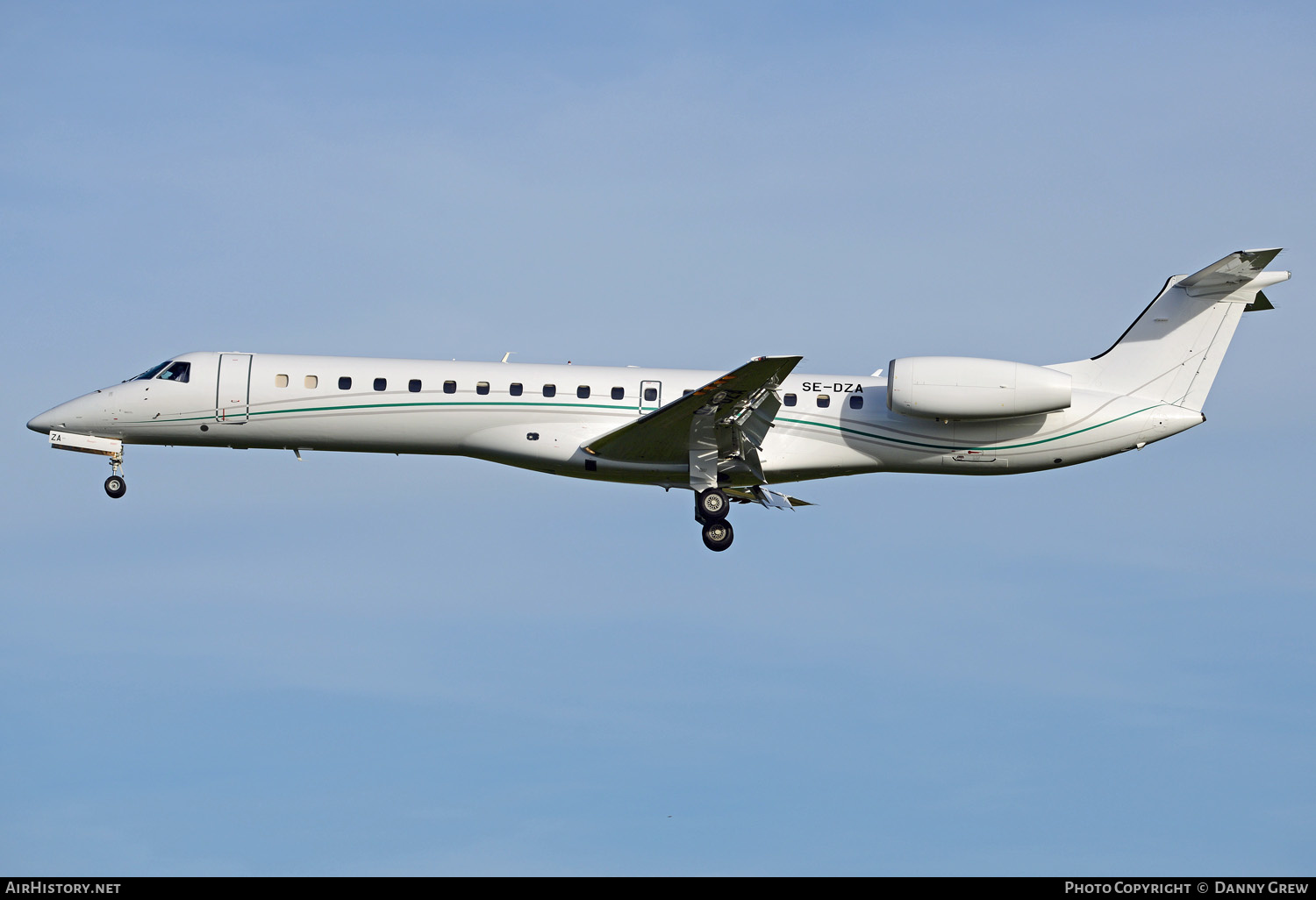 Aircraft Photo of SE-DZA | Embraer ERJ-145EU (EMB-145EU) | AirHistory.net #128265