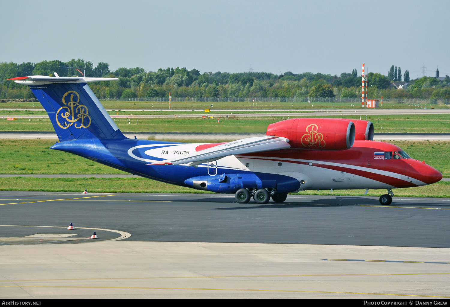 Aircraft Photo of RA-74015 | Antonov An-74-200 | AirHistory.net #128318