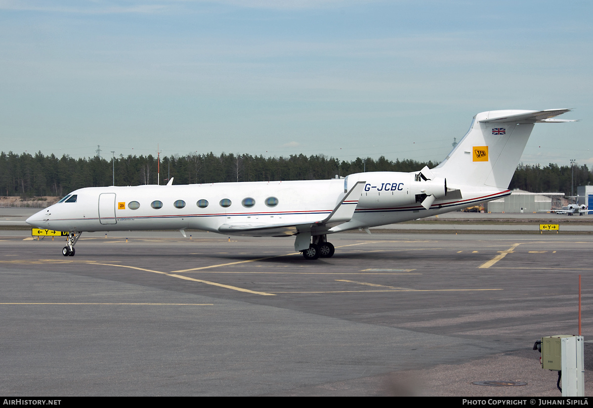 Aircraft Photo of G-JCBC | Gulfstream Aerospace G-V-SP Gulfstream G550 | JCB - J.C. Bamford Excavators | AirHistory.net #128388