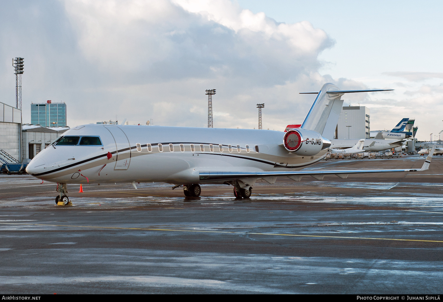 Aircraft Photo of G-GJMB | Bombardier Challenger 850 (CRJ-200SE/CL-600-2B19) | AirHistory.net #128403