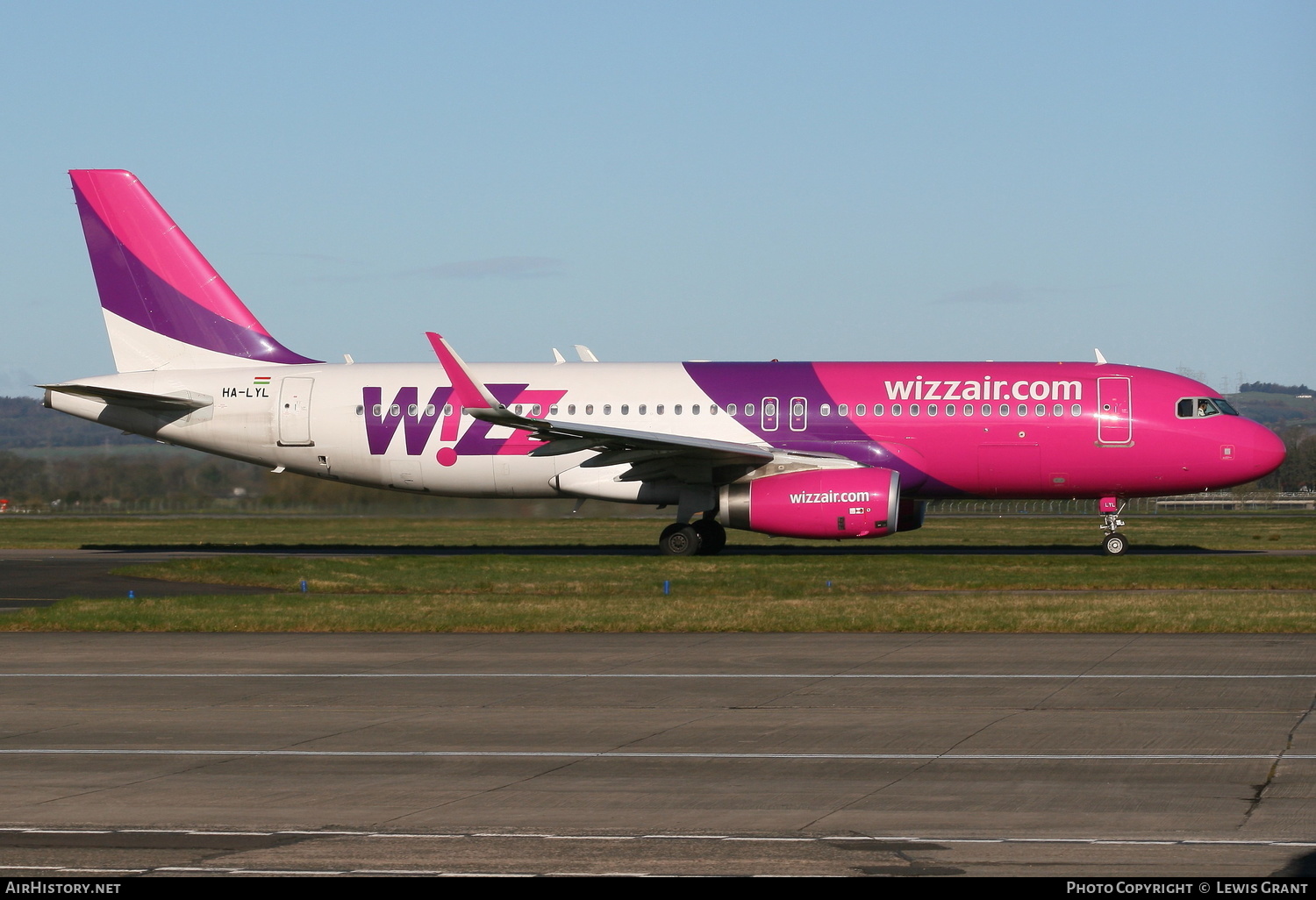 Aircraft Photo of HA-LYL | Airbus A320-232 | Wizz Air | AirHistory.net #128487