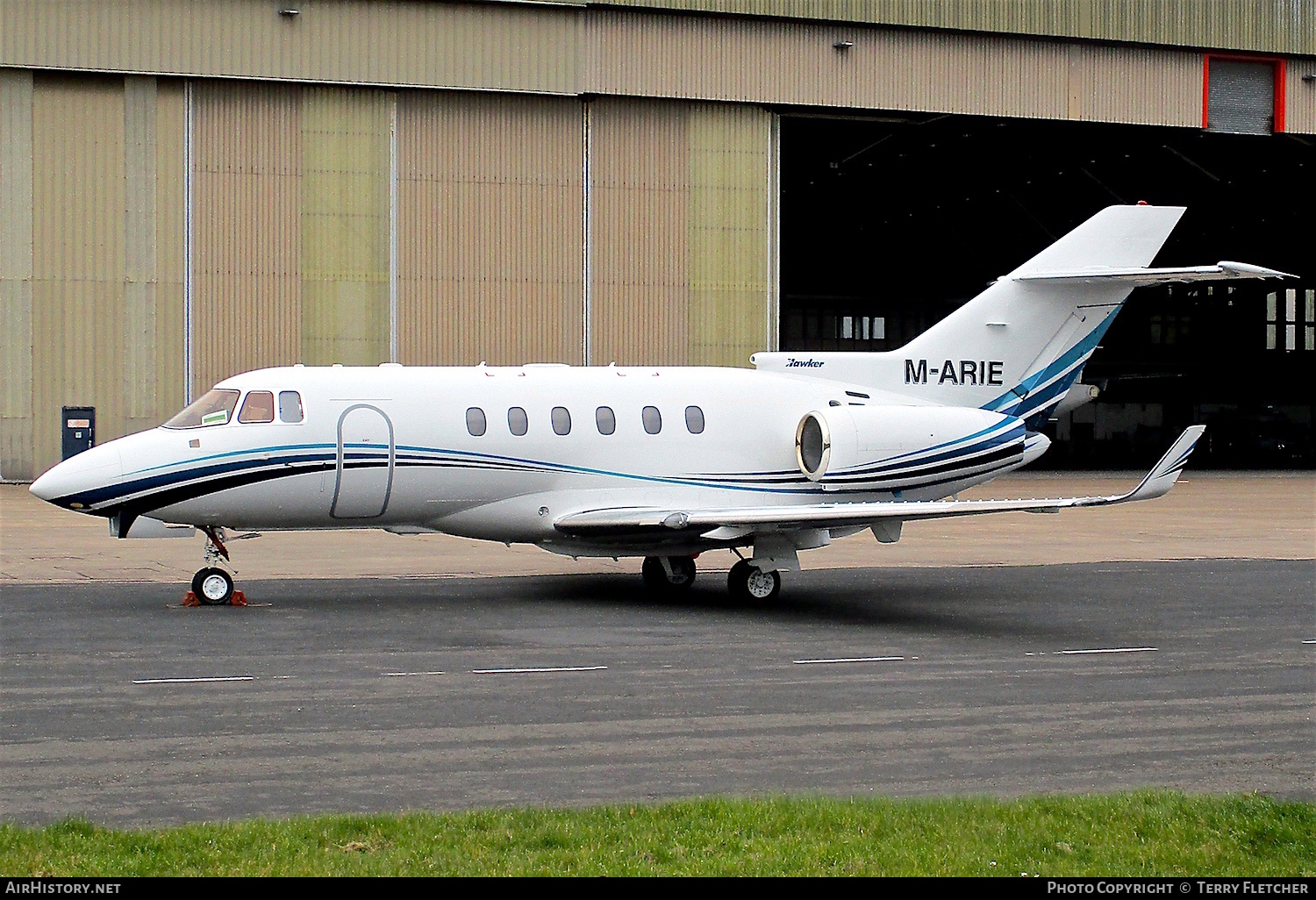 Aircraft Photo of M-ARIE | Raytheon Hawker 850XP | AirHistory.net #128580
