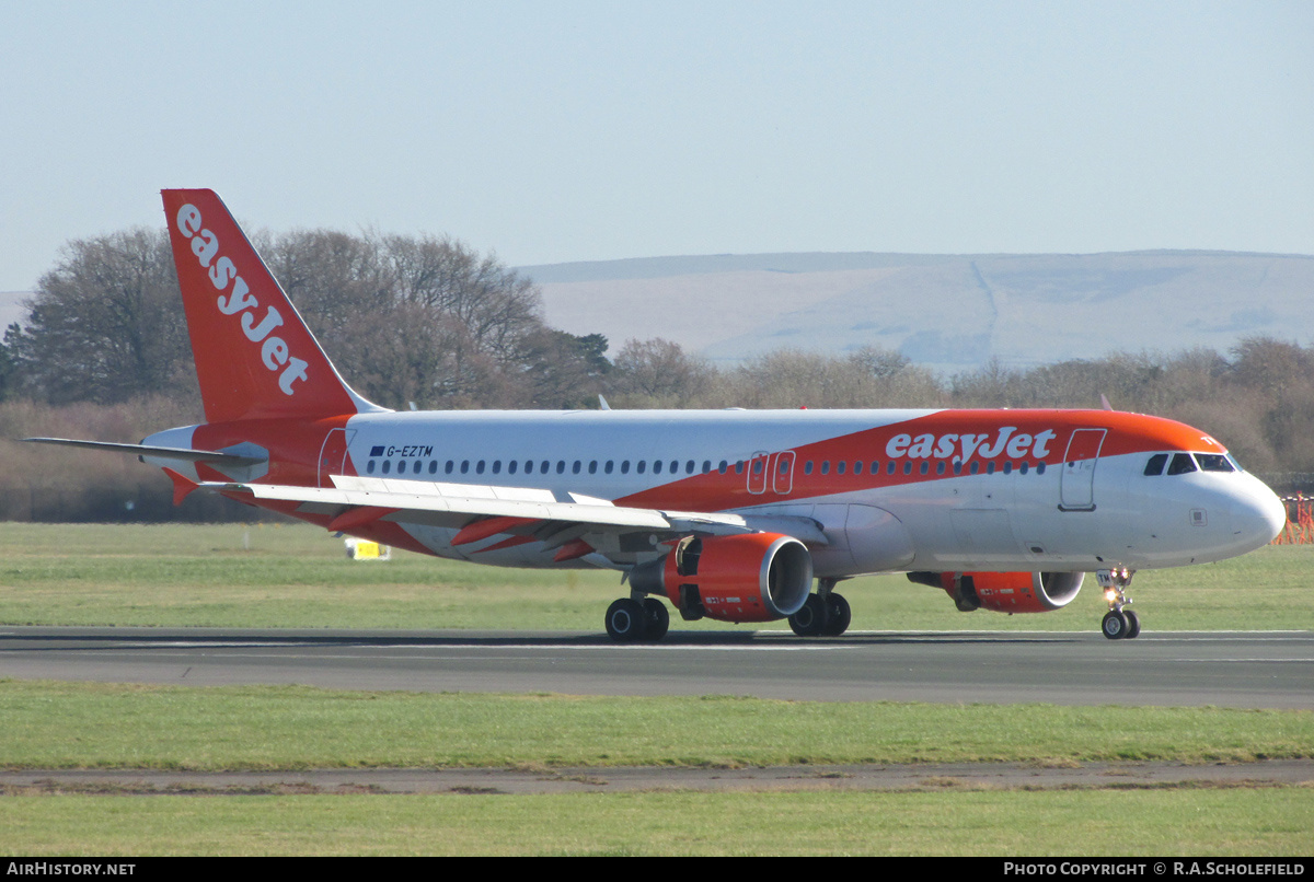 Aircraft Photo of G-EZTM | Airbus A320-214 | EasyJet | AirHistory.net #128635
