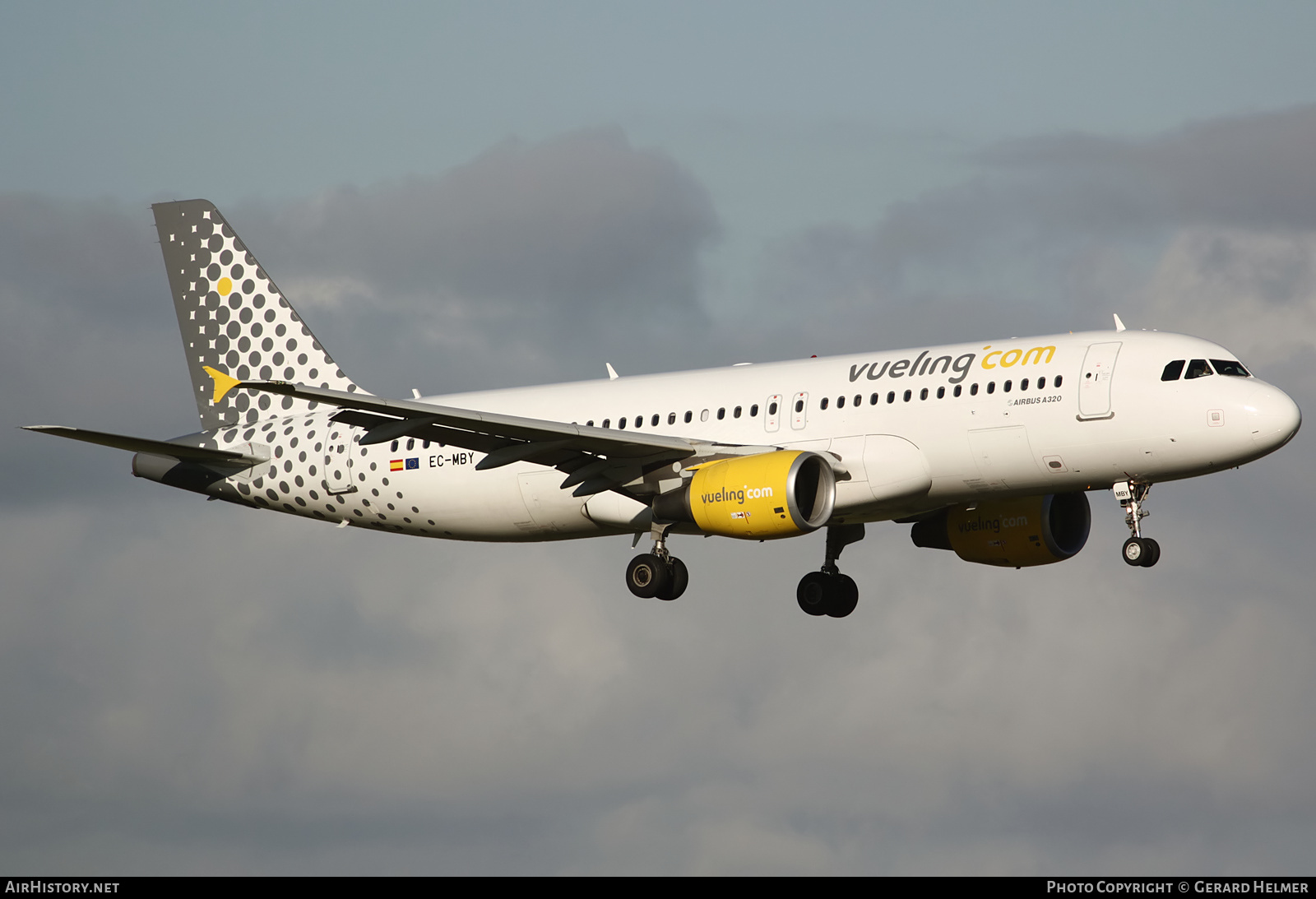 Aircraft Photo of EC-MBY | Airbus A320-214 | Vueling Airlines | AirHistory.net #128791