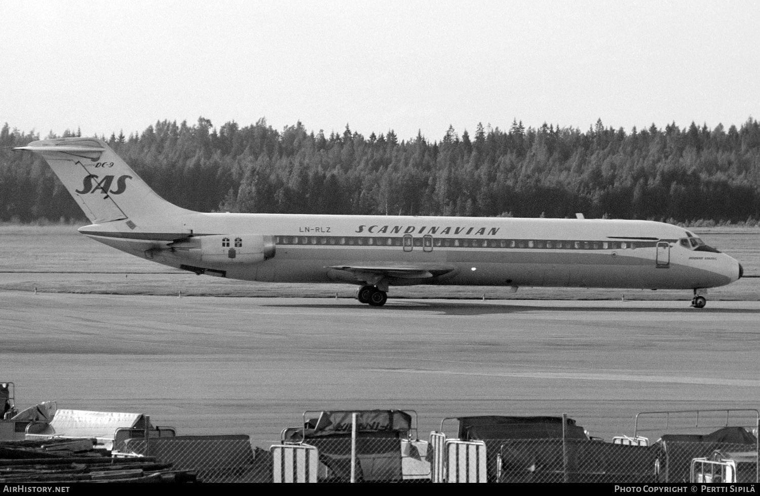 Aircraft Photo of LN-RLZ | McDonnell Douglas DC-9-41 | Scandinavian Airlines - SAS | AirHistory.net #129106