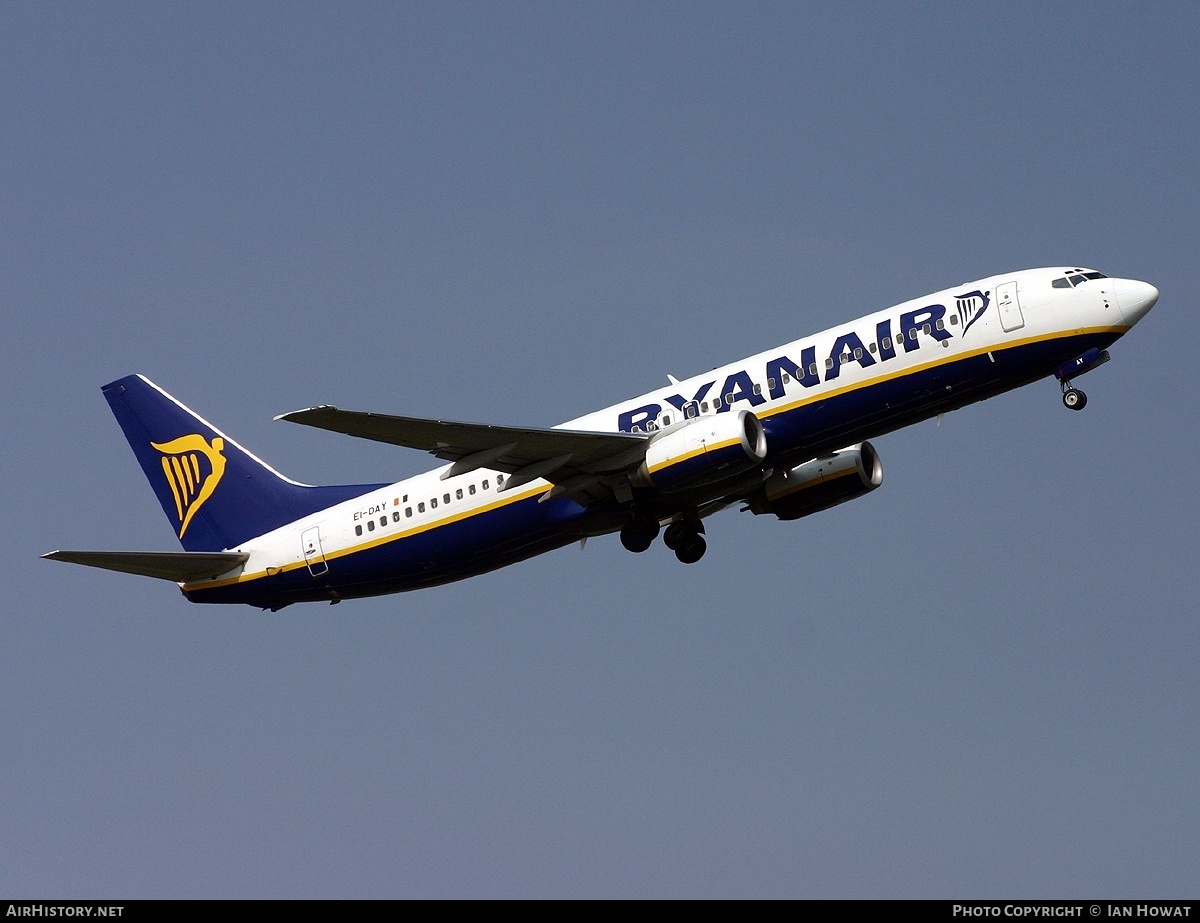 Aircraft Photo of EI-DAY | Boeing 737-8AS | Ryanair | AirHistory.net #129330
