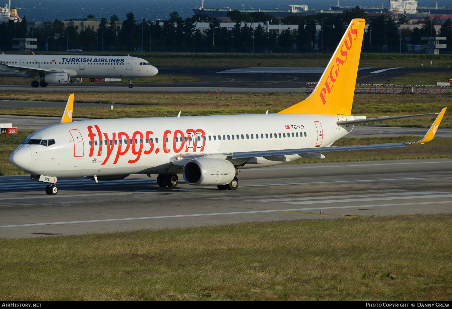 Aircraft Photo of TC-IZE | Boeing 737-86J | Pegasus Airlines | AirHistory.net #129606