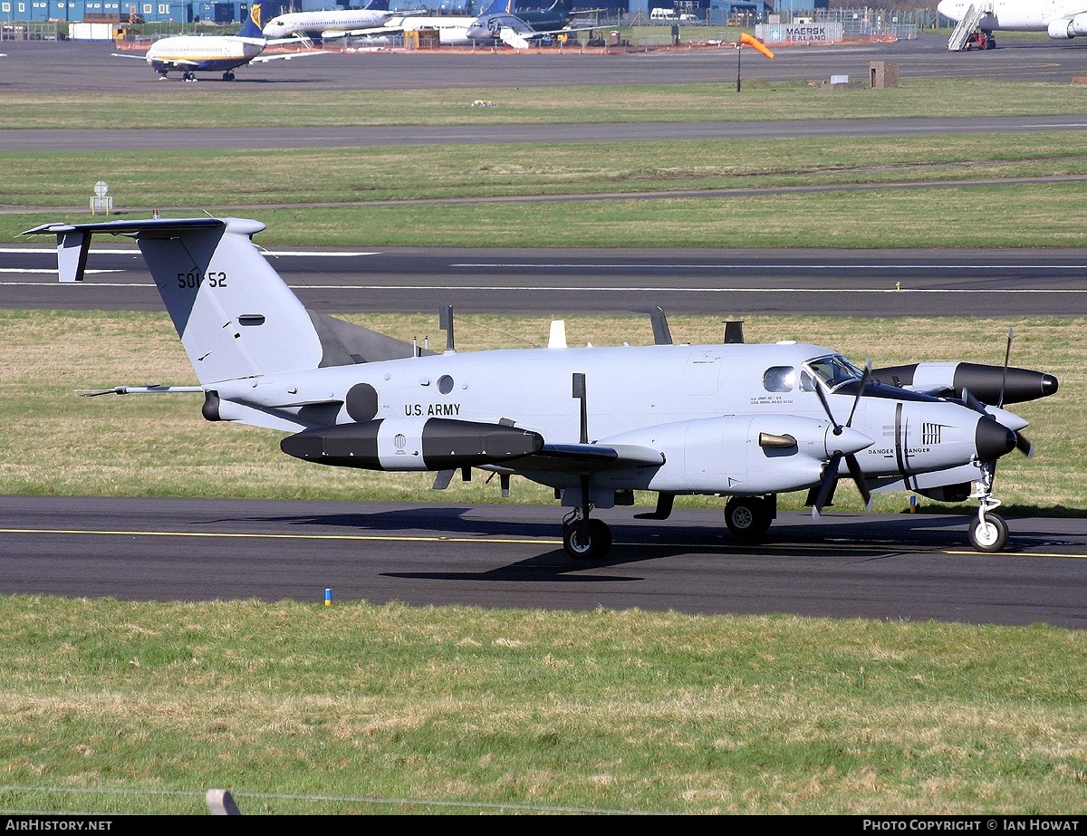 Aircraft Photo of 85-0152 / 50152 | Beech RC-12K Huron (A200CT) | USA - Army | AirHistory.net #129673