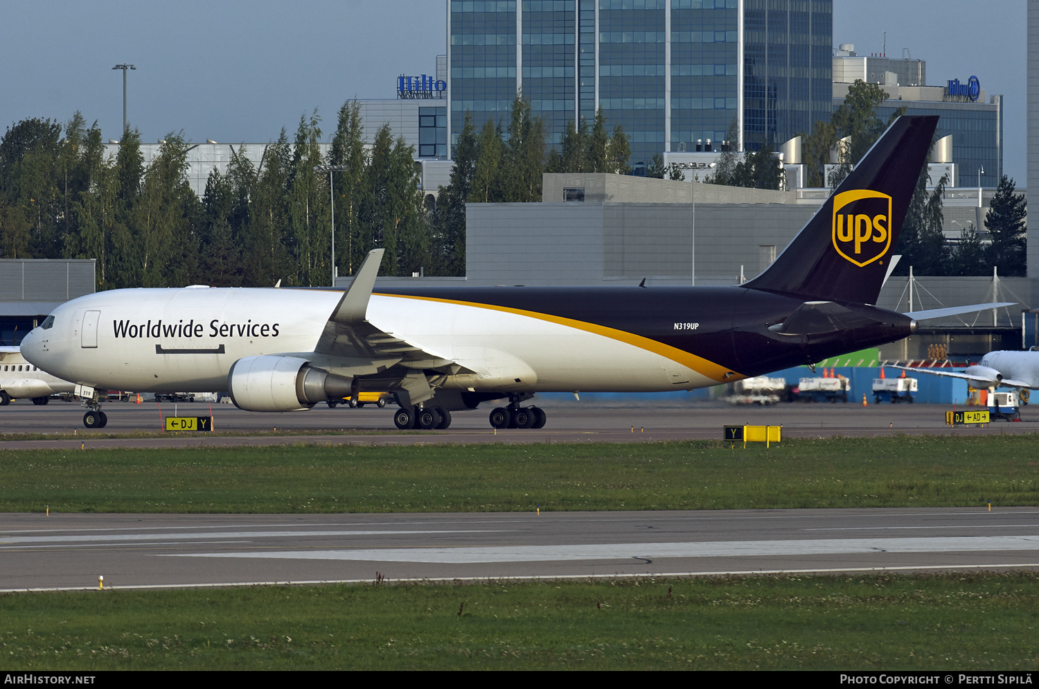 Aircraft Photo of N319UP | Boeing 767-34AF/ER | United Parcel Service - UPS | AirHistory.net #129824