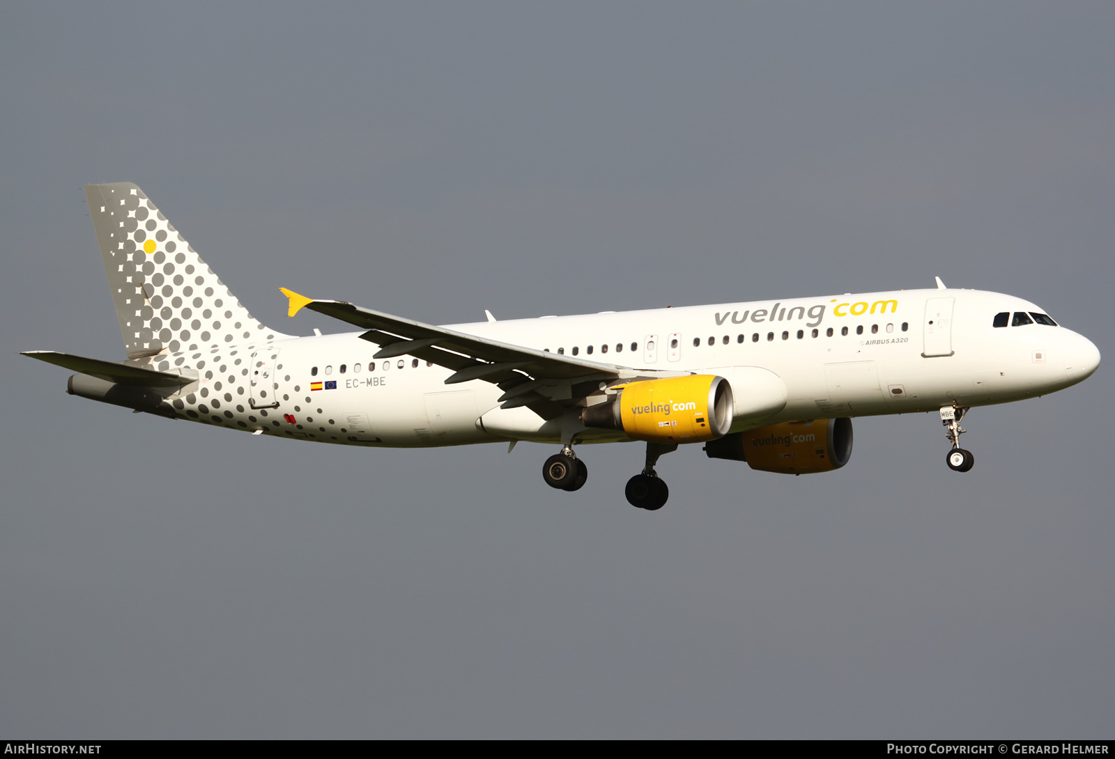 Aircraft Photo of EC-MBE | Airbus A320-214 | Vueling Airlines | AirHistory.net #129826