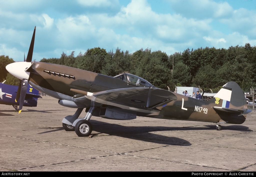 Aircraft Photo of G-MXIV / NH749 | Supermarine 379 Spitfire FR14 | UK - Air Force | AirHistory.net #129972