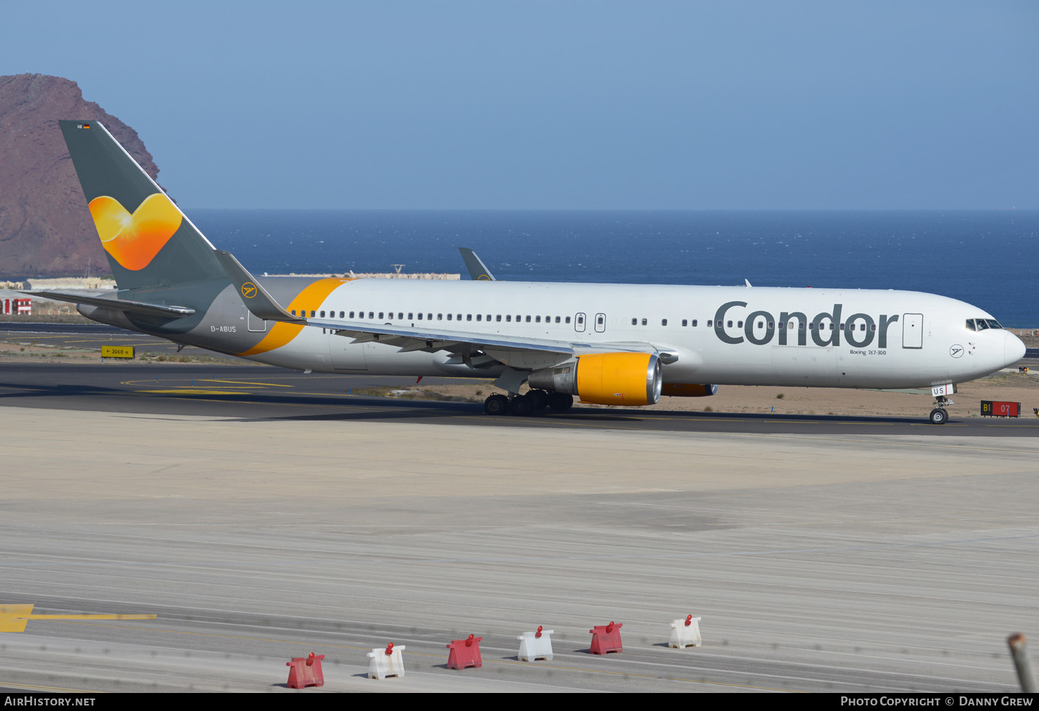 Aircraft Photo of D-ABUS | Boeing 767-38E/ER | Condor Flugdienst | AirHistory.net #130132