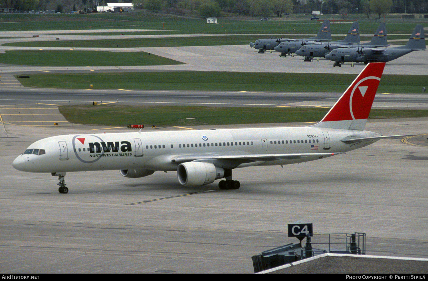 Aircraft Photo of N512US | Boeing 757-251 | Northwest Airlines | AirHistory.net #130137