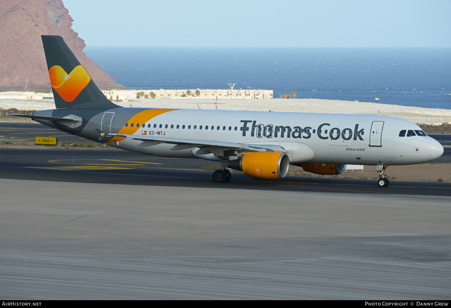 Aircraft Photo of EC-MTJ | Airbus A320-214 | Thomas Cook Airlines | AirHistory.net #130209