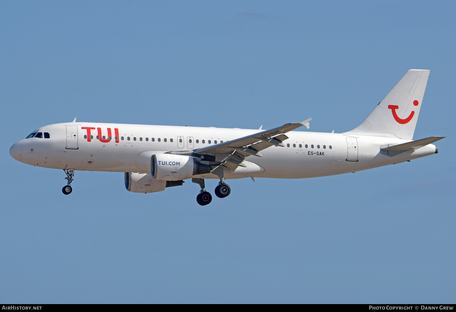 Aircraft Photo of ES-SAK | Airbus A320-214 | TUI | AirHistory.net #130219