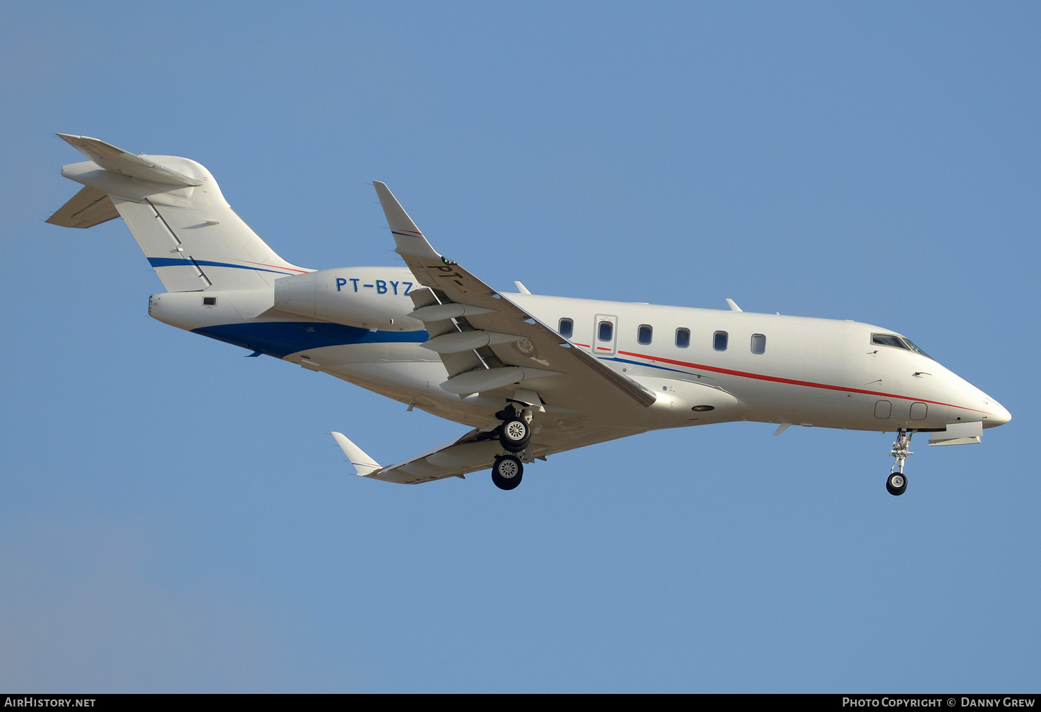 Aircraft Photo of PT-BYZ | Bombardier Challenger 350 (BD-100-1A10) | AirHistory.net #130376