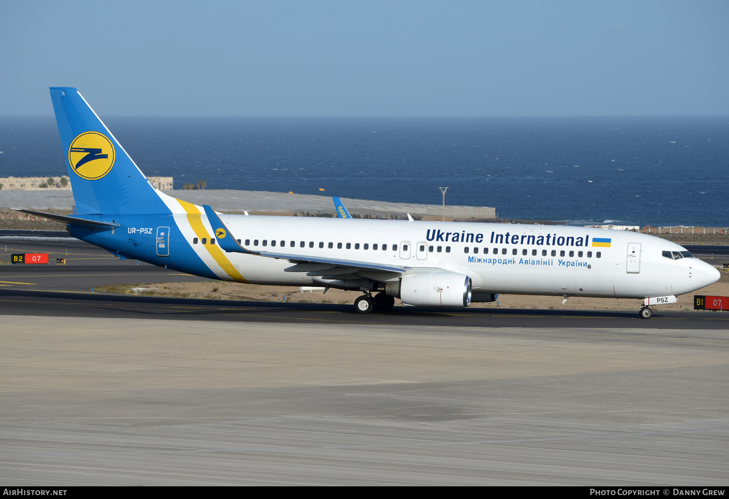 Aircraft Photo of UR-PSZ | Boeing 737-86N | Ukraine International Airlines | AirHistory.net #130386