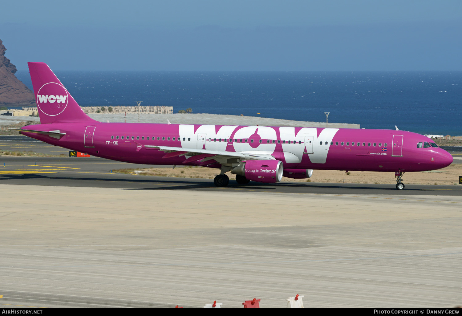 Aircraft Photo of TF-KID | Airbus A321-211 | WOW Air | AirHistory.net #130389