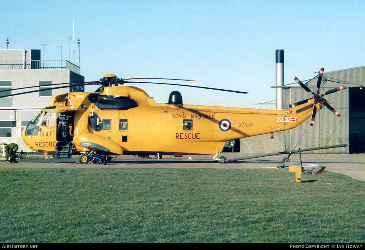 Aircraft Photo of XZ587 | Westland WS-61 Sea King HAR3 | UK - Air Force | AirHistory.net #130448