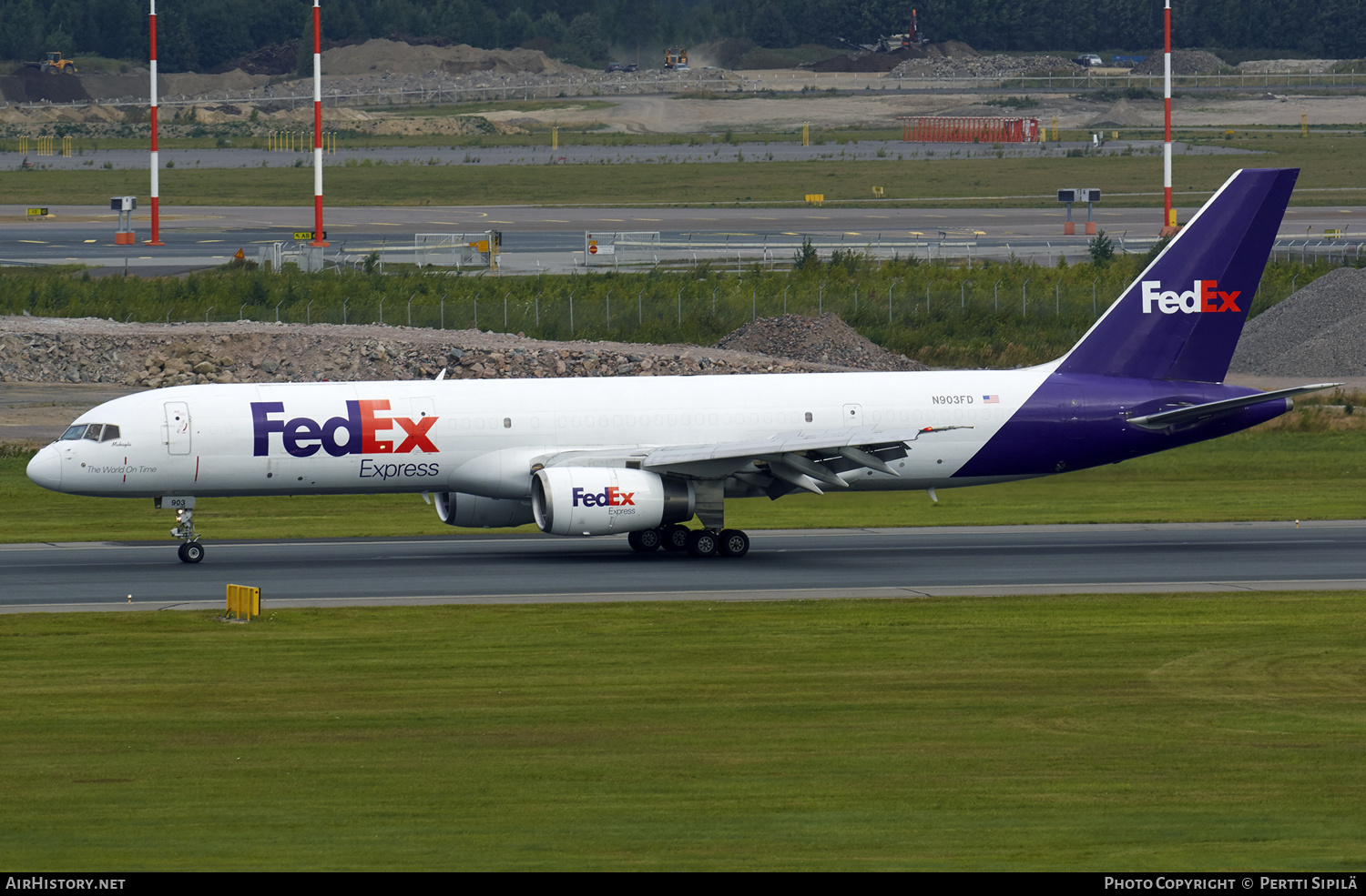Aircraft Photo of N903FD | Boeing 757-2B7(SF) | FedEx Express - Federal Express | AirHistory.net #130509