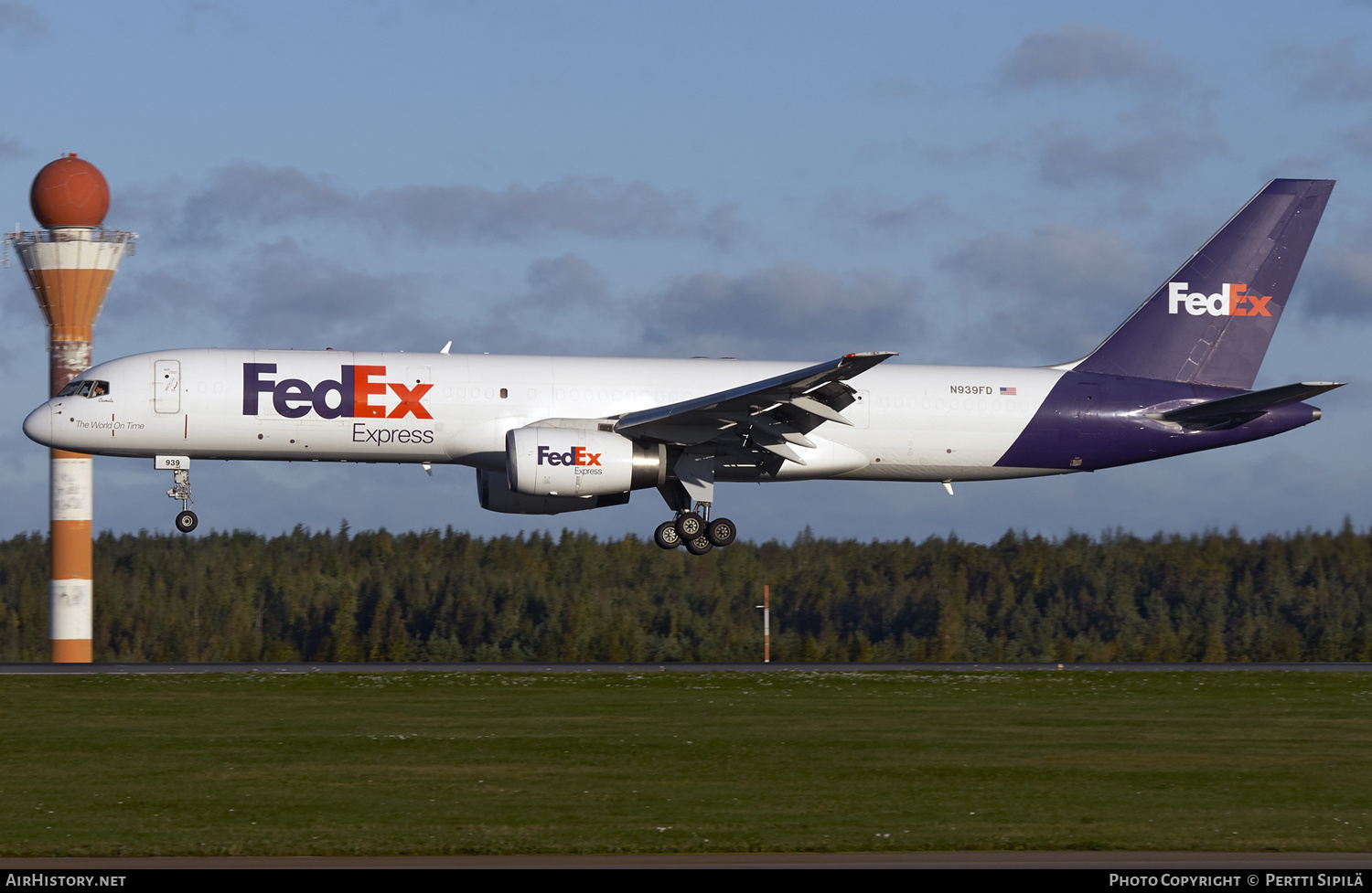 Aircraft Photo of N939FD | Boeing 757-23A(SF) | FedEx Express - Federal Express | AirHistory.net #130524