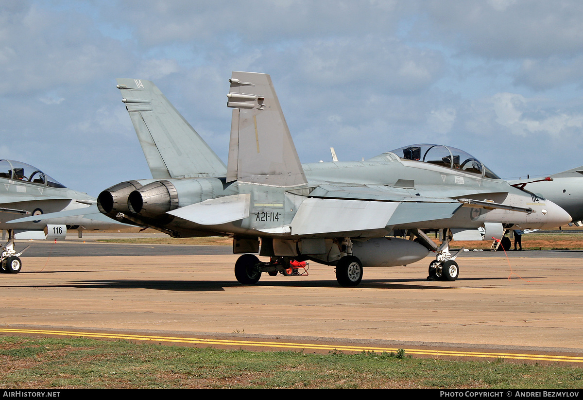 Aircraft Photo of A21-114 | McDonnell Douglas F/A-18B Hornet | Australia - Air Force | AirHistory.net #130555