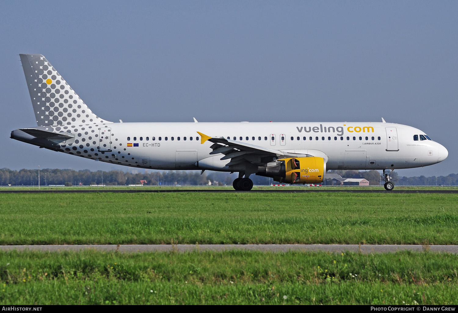Aircraft Photo of EC-HTD | Airbus A320-214 | Vueling Airlines | AirHistory.net #130639