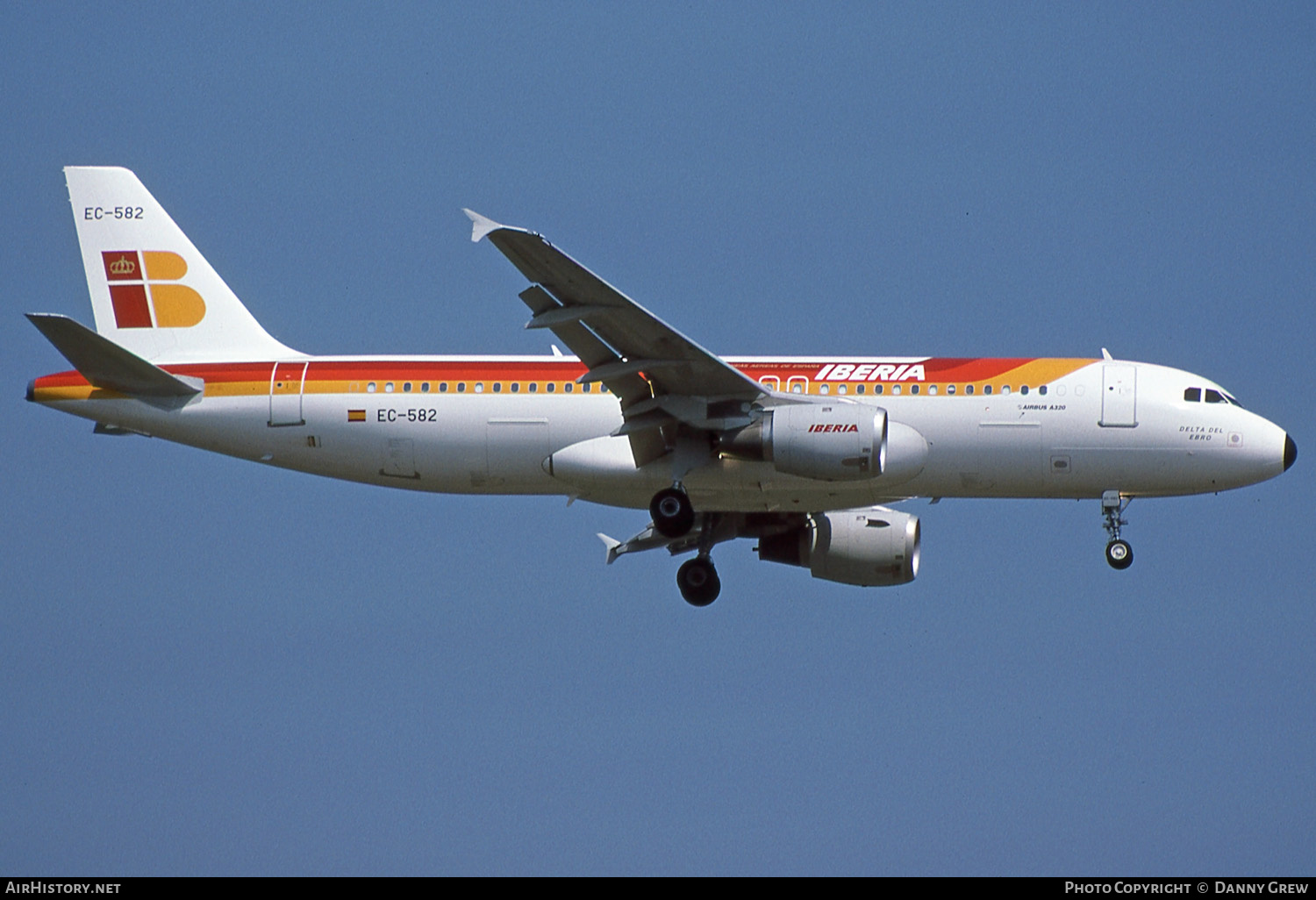 Aircraft Photo of EC-582 | Airbus A320-211 | Iberia | AirHistory.net #130929