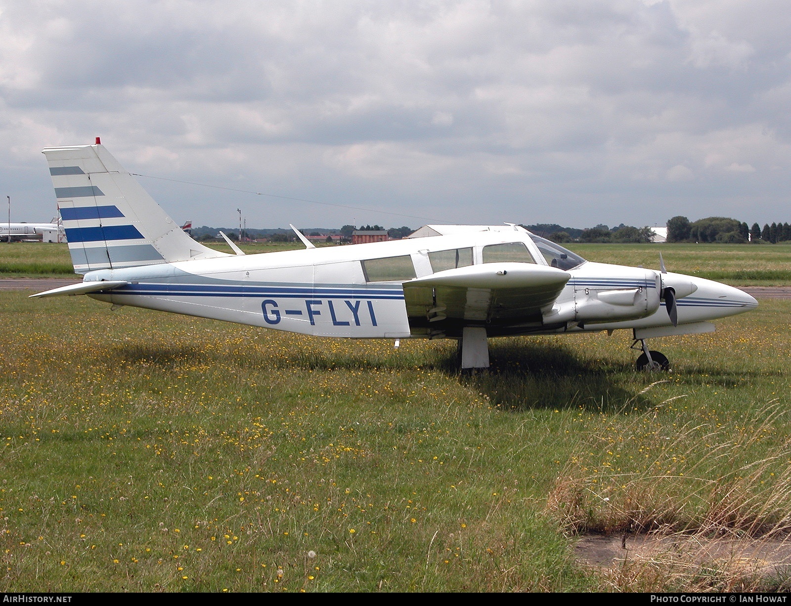 Aircraft Photo of G-FLYI | Piper PA-34-200 Seneca | AirHistory.net #131061
