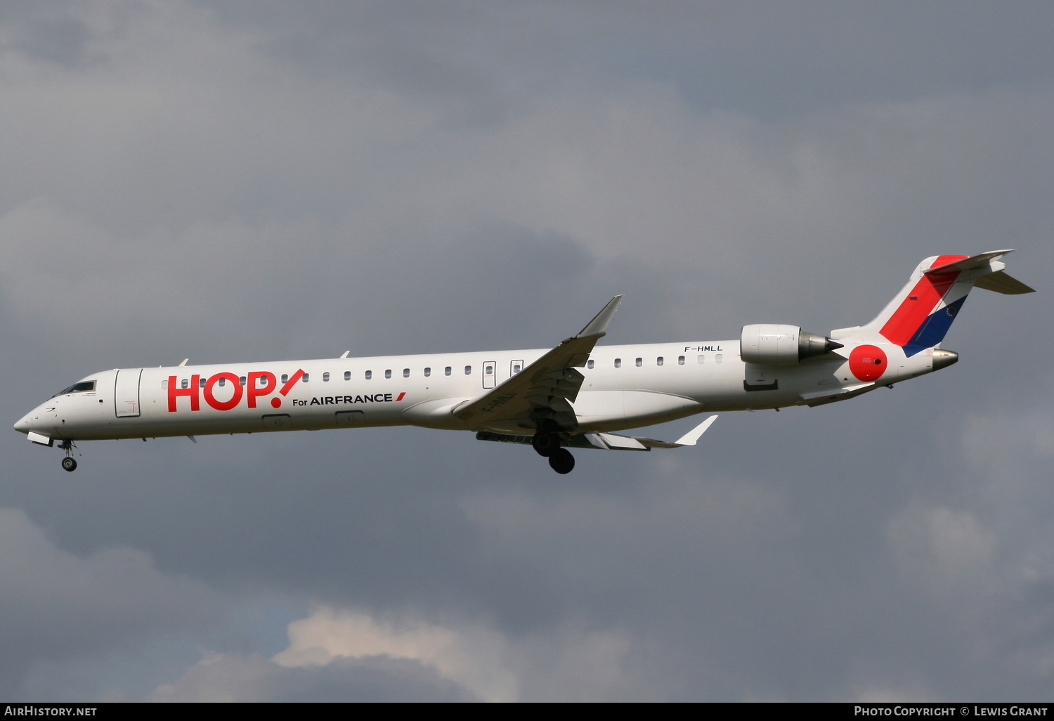 Aircraft Photo of F-HMLL | Bombardier CRJ-1000EL NG (CL-600-2E25) | Hop! | AirHistory.net #131172