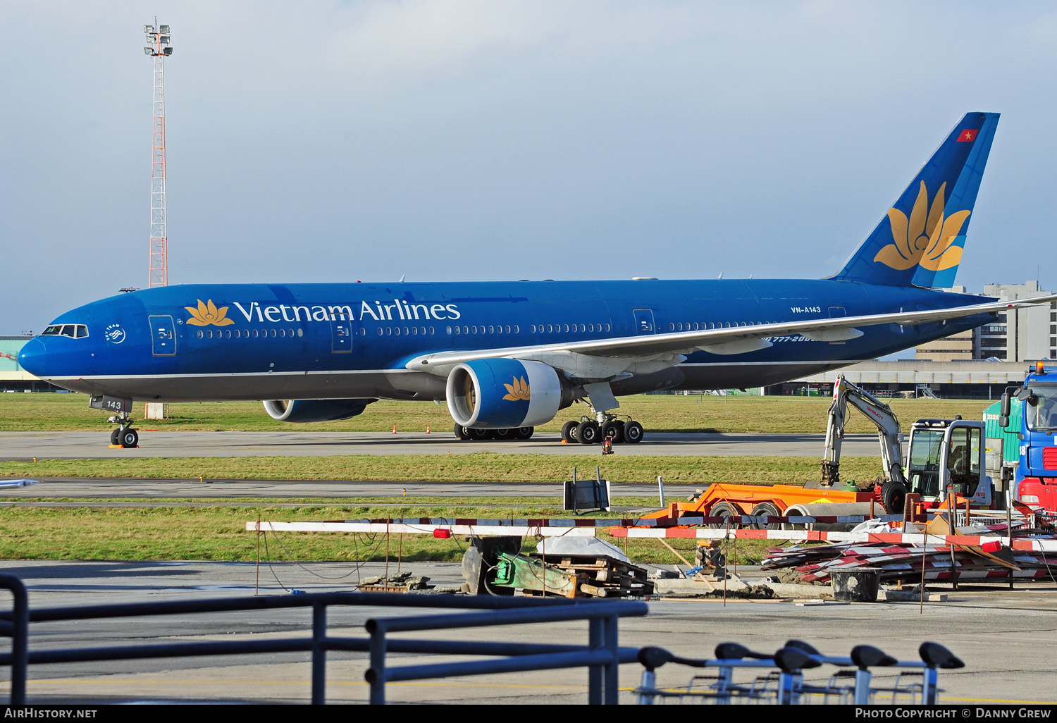 Aircraft Photo of VN-A143 | Boeing 777-26K/ER | Vietnam Airlines | AirHistory.net #131515