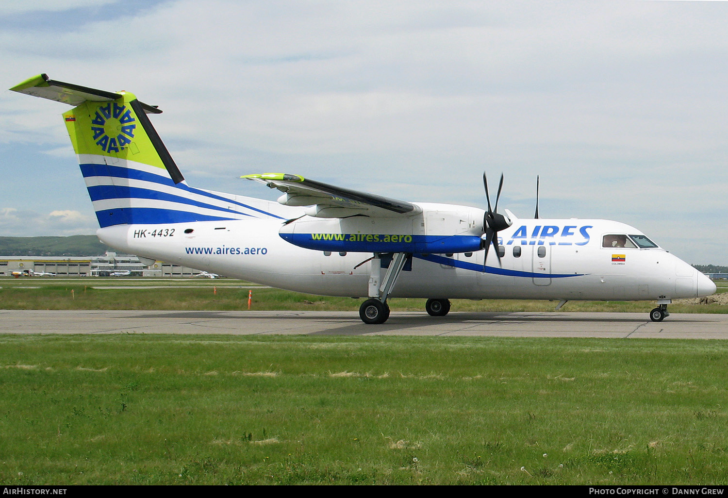 Aircraft Photo of HK-4432 | De Havilland Canada DHC-8-202Q Dash 8 | AIRES - Aerovías de Integración Regional | AirHistory.net #131849