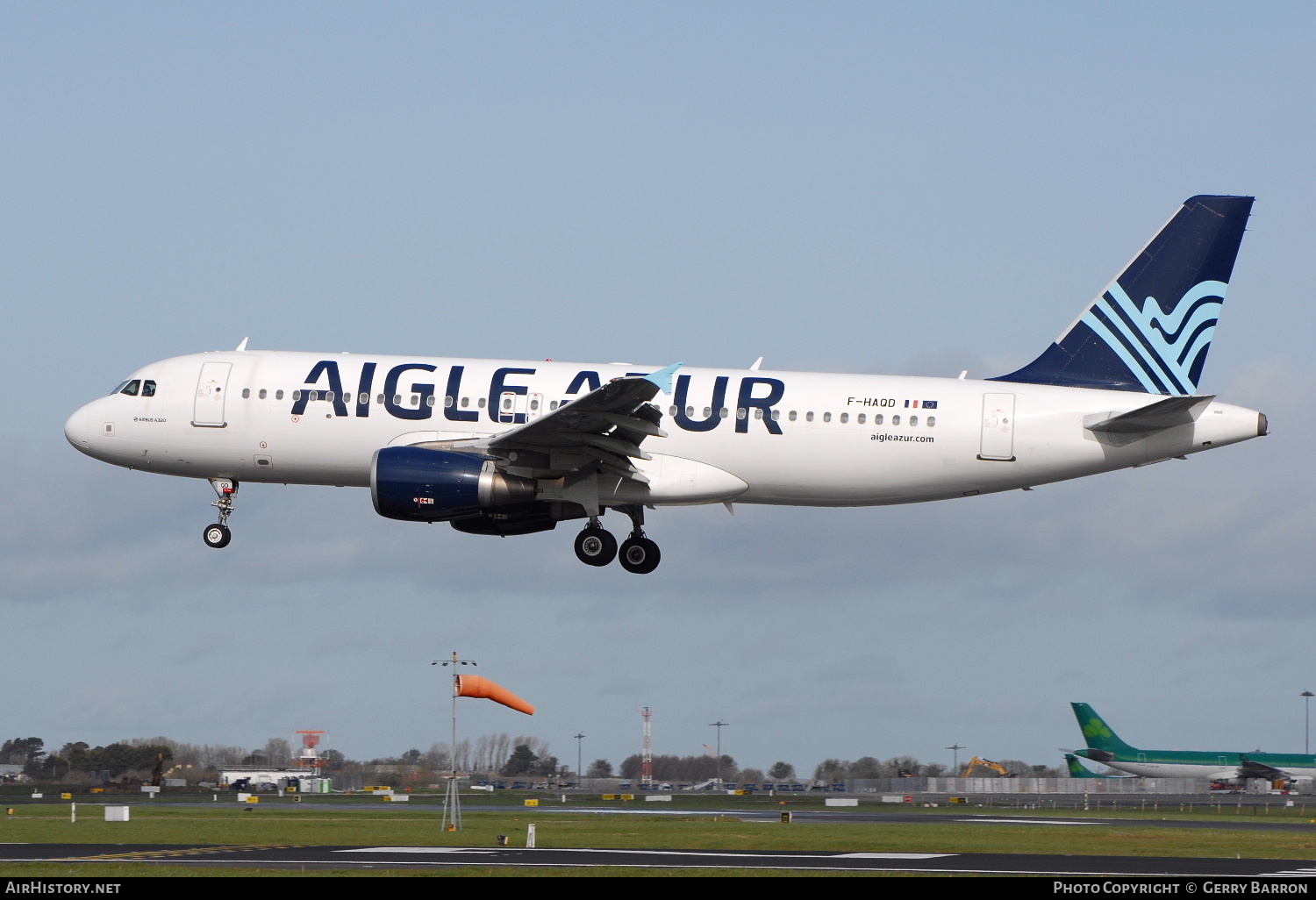 Aircraft Photo of F-HAQD | Airbus A320-214 | Aigle Azur | AirHistory.net #131858