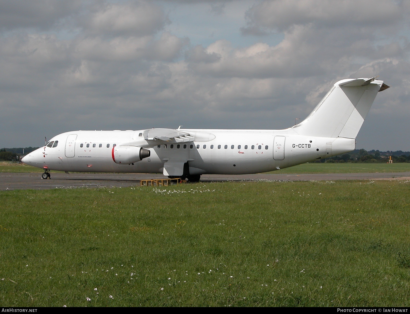 Aircraft Photo of G-CCTB | British Aerospace Avro 146-RJ100 | AirHistory.net #131862