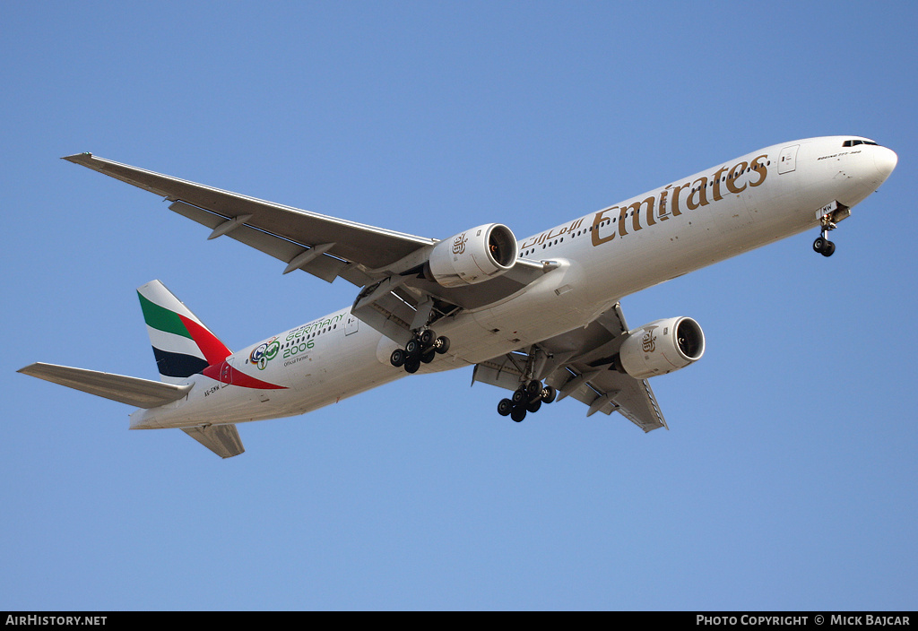 Aircraft Photo of A6-EMW | Boeing 777-31H | Emirates | AirHistory.net #131904