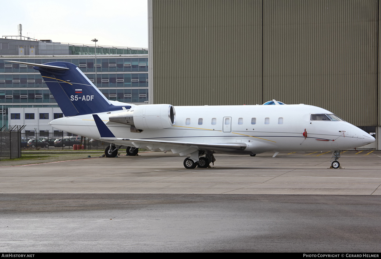 Aircraft Photo of S5-ADF | Bombardier Challenger 605 (CL-600-2B16) | Elit'Avia | AirHistory.net #132083