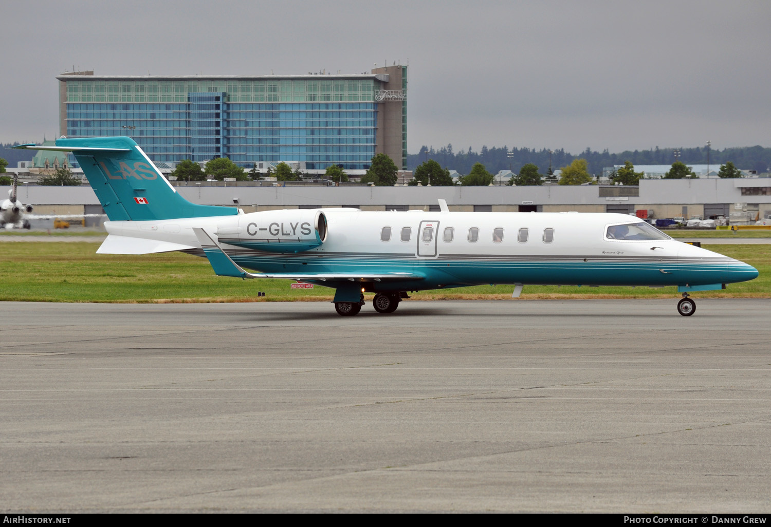 Aircraft Photo of C-GLYS | Learjet 45 | LAS - London Air Service | AirHistory.net #132111