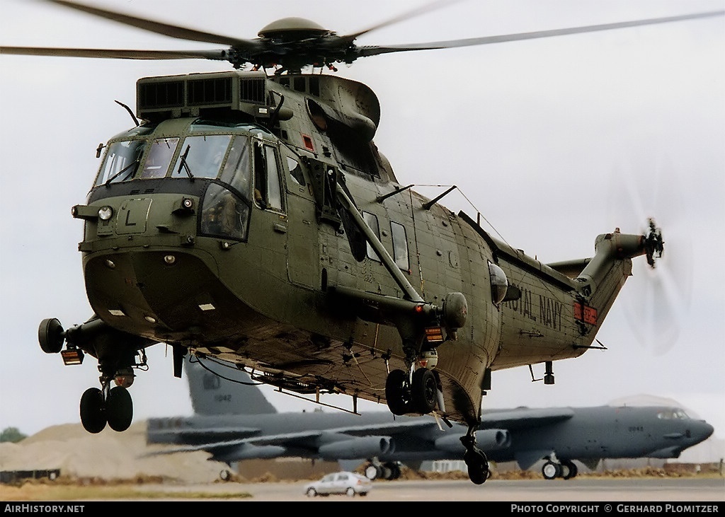 Aircraft Photo of ZF124 | Westland WS-61 Sea King HC4 | UK - Navy | AirHistory.net #132148
