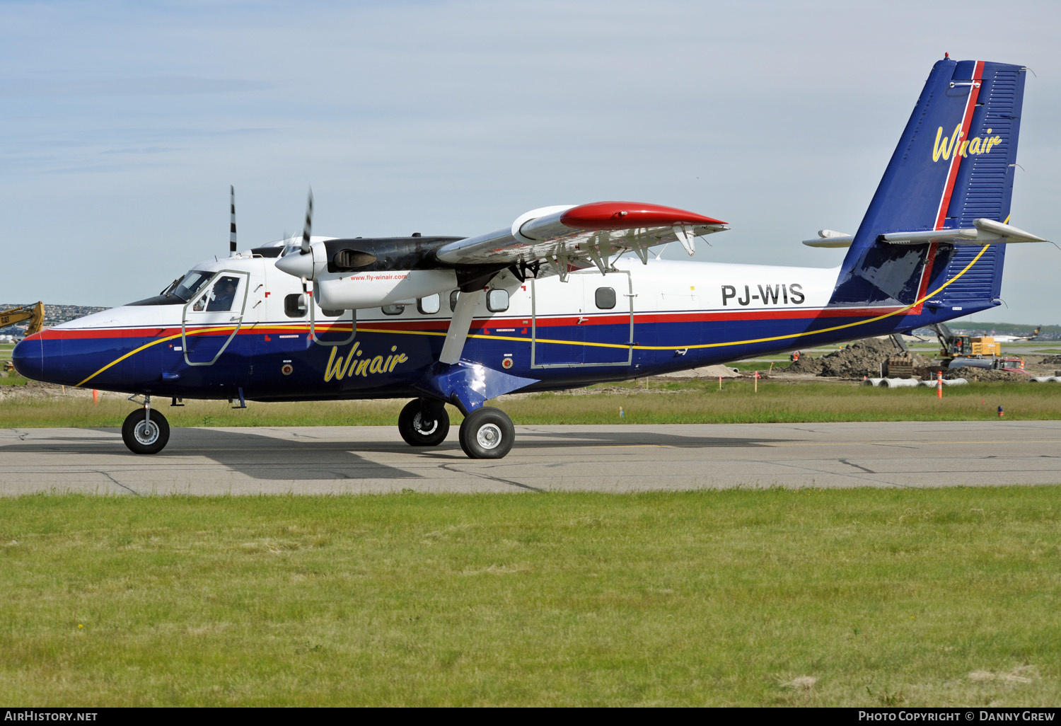 Aircraft Photo of PJ-WIS | De Havilland Canada DHC-6-300 Twin Otter | Winair - Windward Islands Airways | AirHistory.net #132206