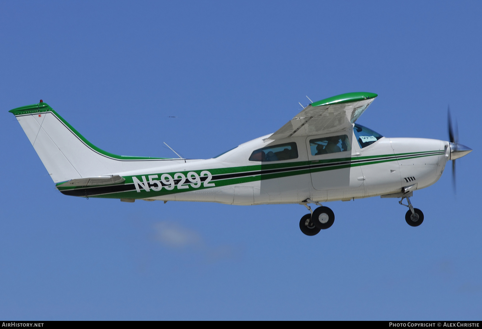 Aircraft Photo of N59292 | Cessna 210L Centurion | AirHistory.net #132458