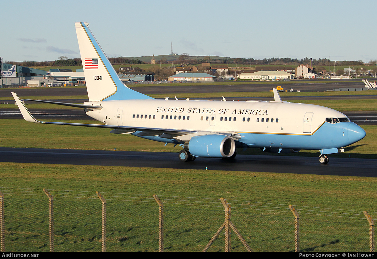 Aircraft Photo of 01-0041 / 10041 | Boeing C-40B | USA - Air Force | AirHistory.net #132807
