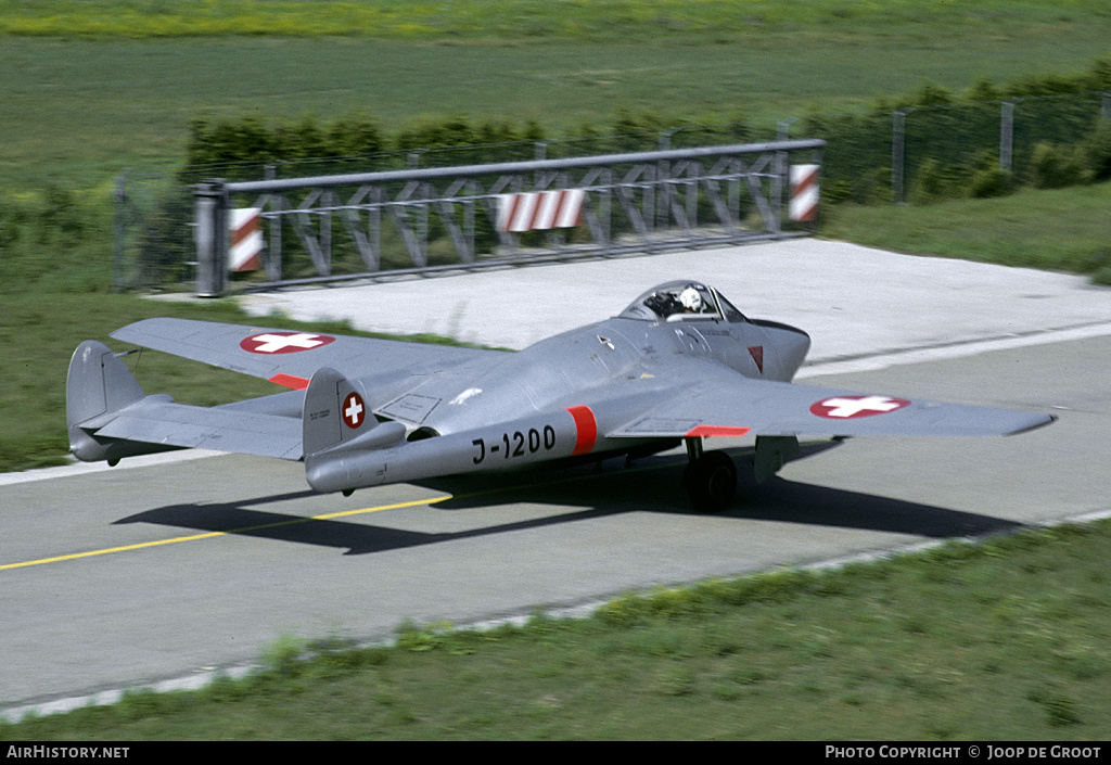 Aircraft Photo of J-1200 | De Havilland D.H. 100 Vampire FB6 | Switzerland - Air Force | AirHistory.net #132872