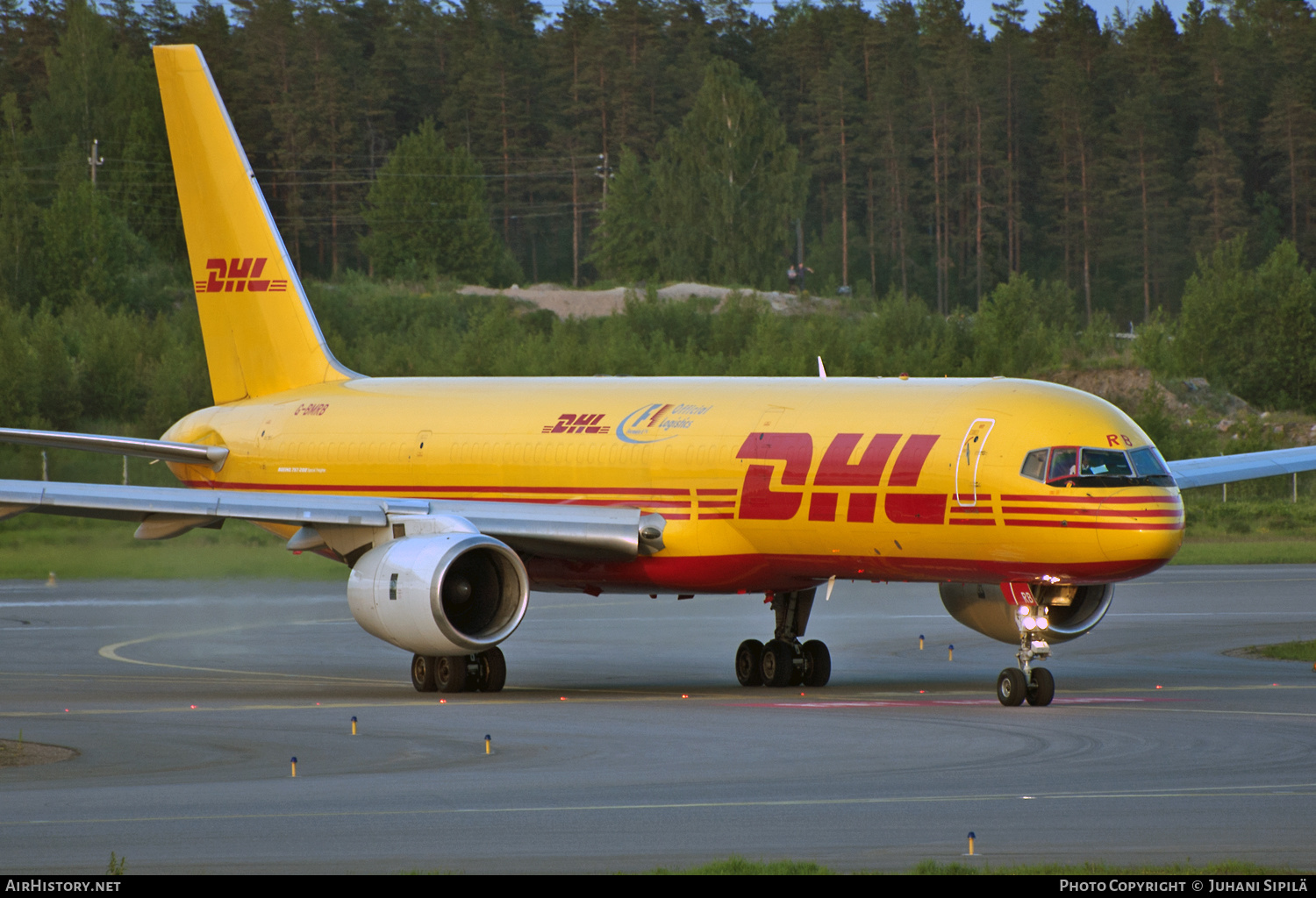 Aircraft Photo of G-BMRB | Boeing 757-236/SF | DHL International | AirHistory.net #132952