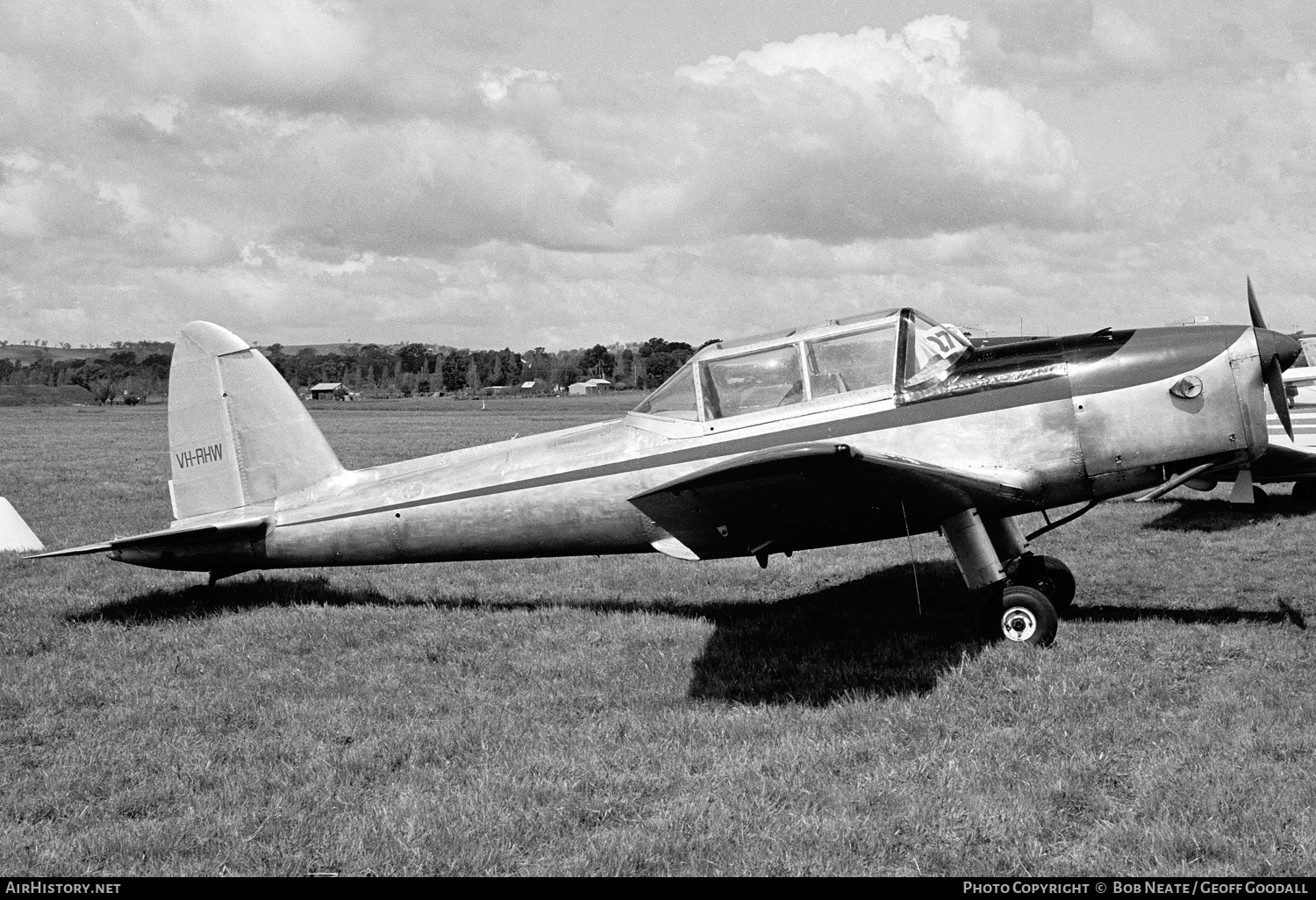 Aircraft Photo of VH-RHW | De Havilland DHC-1 Chipmunk T10 | AirHistory.net #133313