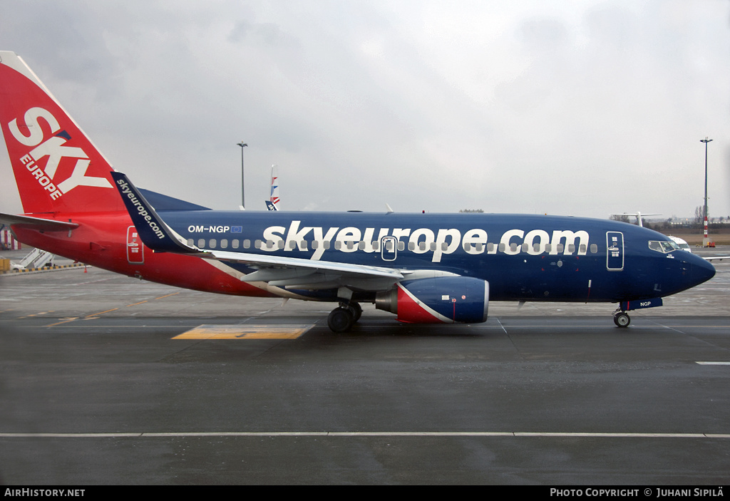 Aircraft Photo of OM-NGP | Boeing 737-7GL | SkyEurope Airlines | AirHistory.net #133355